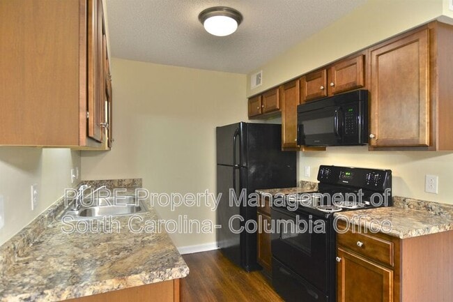 Building Photo - 515 Menlo Dr