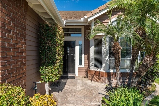 Building Photo - 6430 Regents Ct