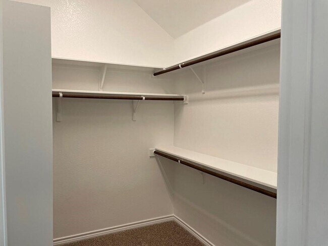 Building Photo - 7722 Merry Oaks Cv