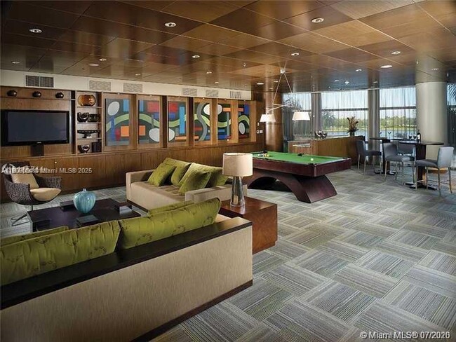 Building Photo - 2641 N Flamingo Rd