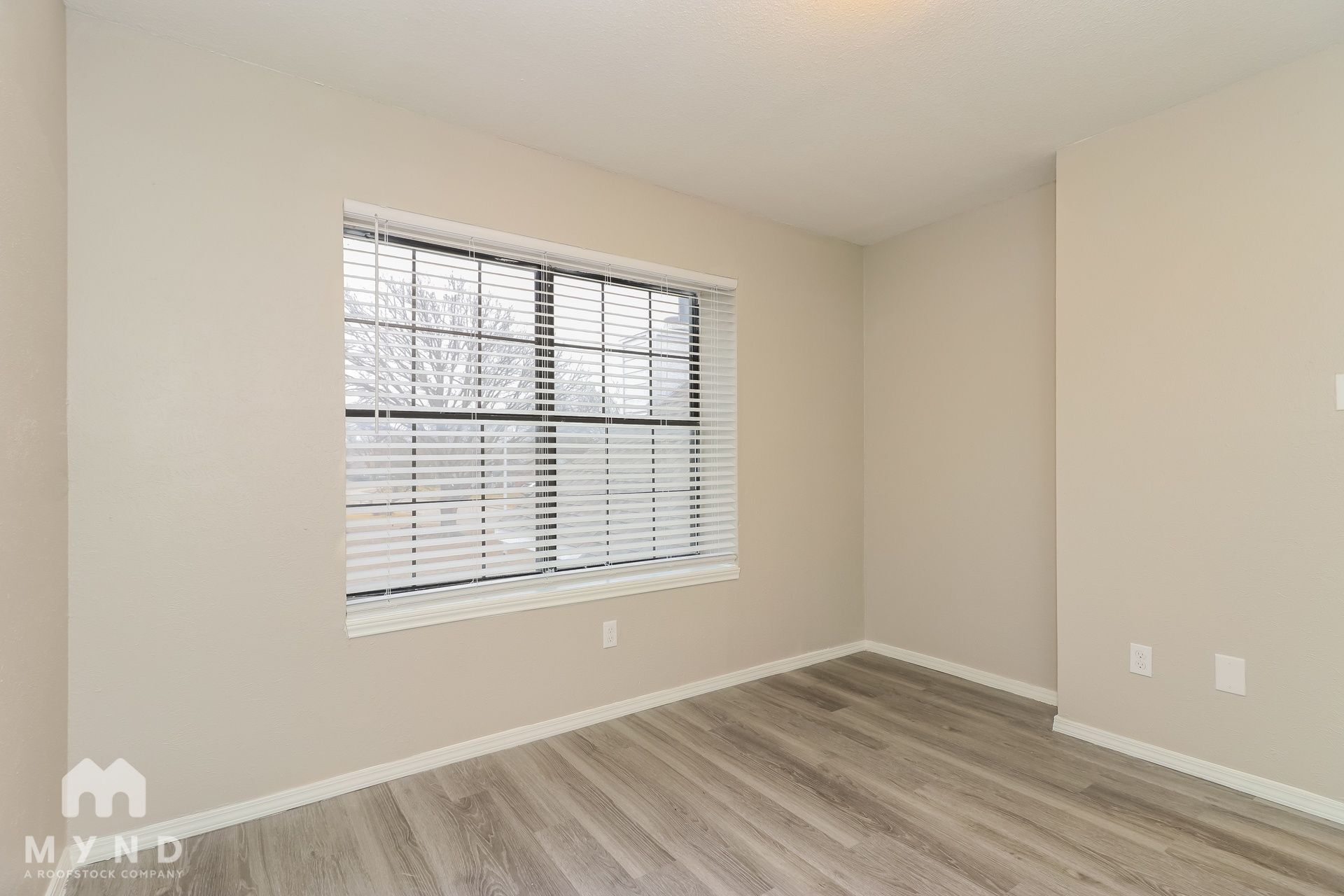 Building Photo - 7413 Waterway Dr