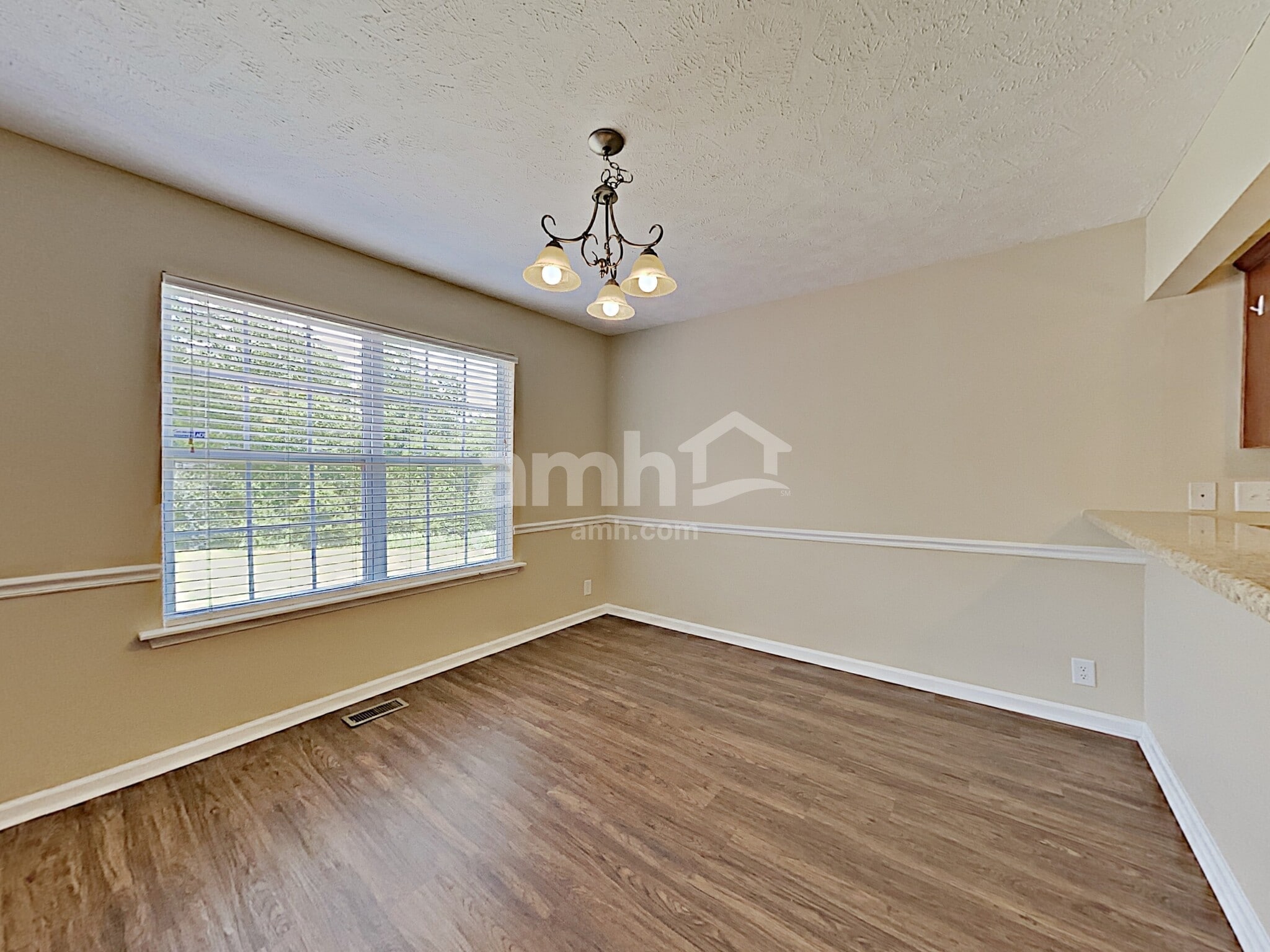 Building Photo - 2053 Leefield Dr
