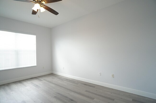 Building Photo - 1200 Town Center Dr