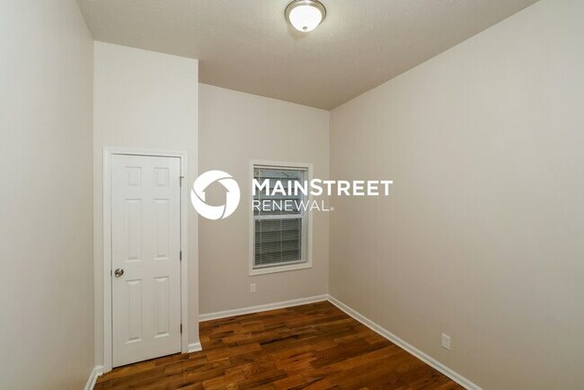 Building Photo - 3 Bedroom Pet-Friendly Home in Louisville,...