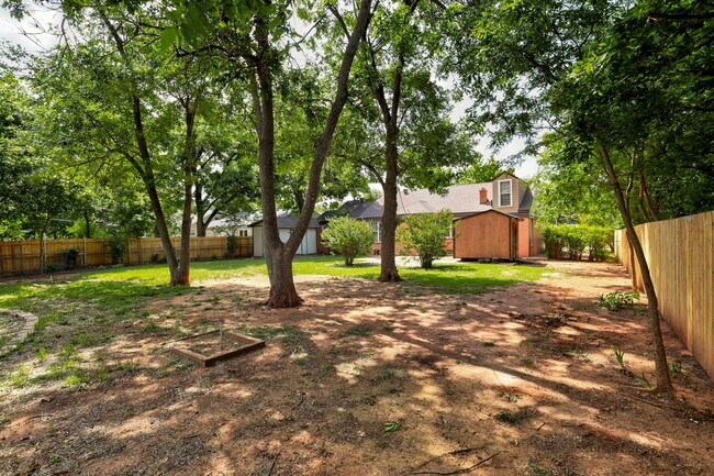 Building Photo - 821 NW 48th St