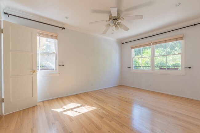 Building Photo - Beautiful 3 bed 1 bath house