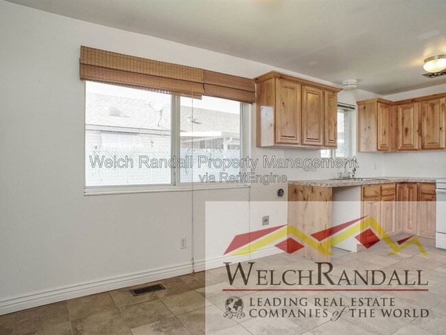 Building Photo - 868 W 4400 S