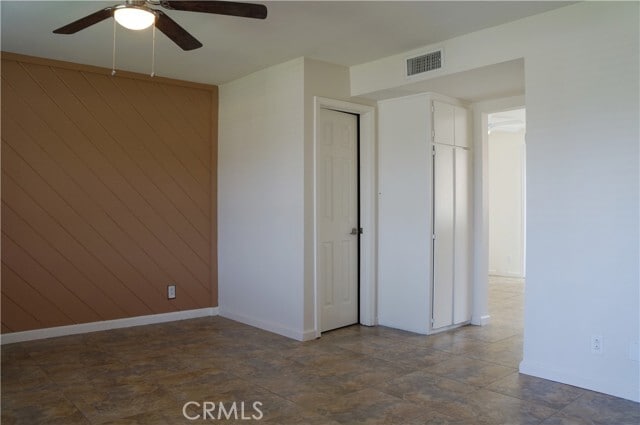 Building Photo - 10650 White Oak Dr