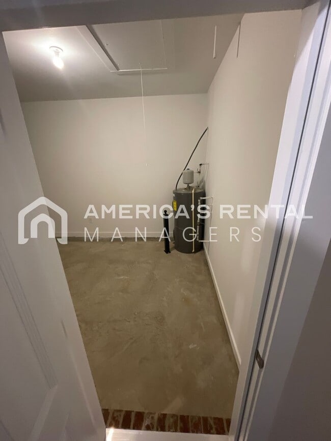 Building Photo - Home for Rent in Oak Grove, AL!!! View with 48 Hours Notice!