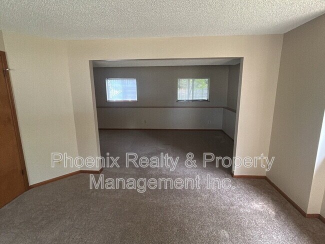 Building Photo - 146 Lois Dr