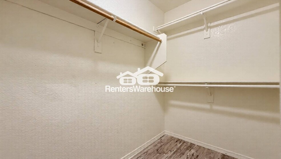 Building Photo - 2634 N 43rd Ave