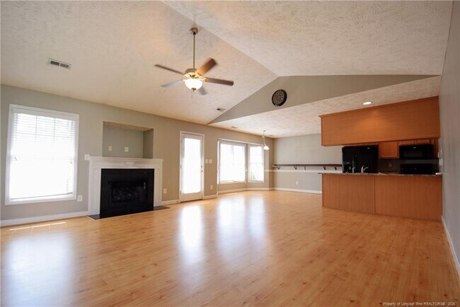 Building Photo - 3019 Burton Dr