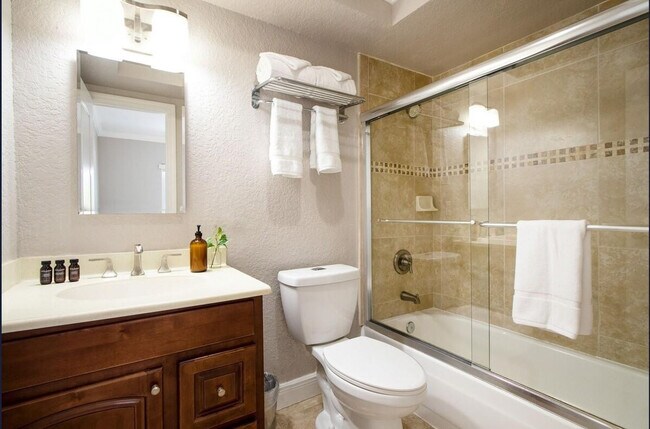 Building Photo - 1501 N Fort Lauderdale Beach Blvd