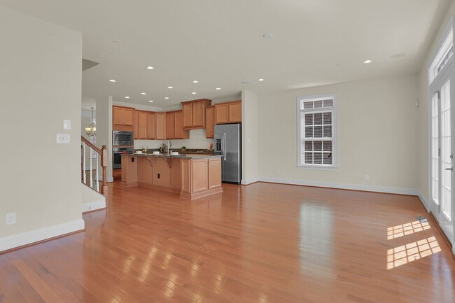 Building Photo - Luxury Living in Meadowvale – 4BR/3.5BA Du...