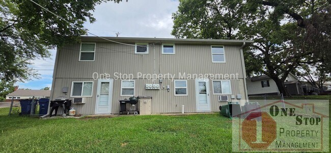 Building Photo - 5020 NW High Dr Terrace