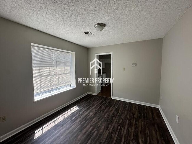 Building Photo - 2533 Richwood St
