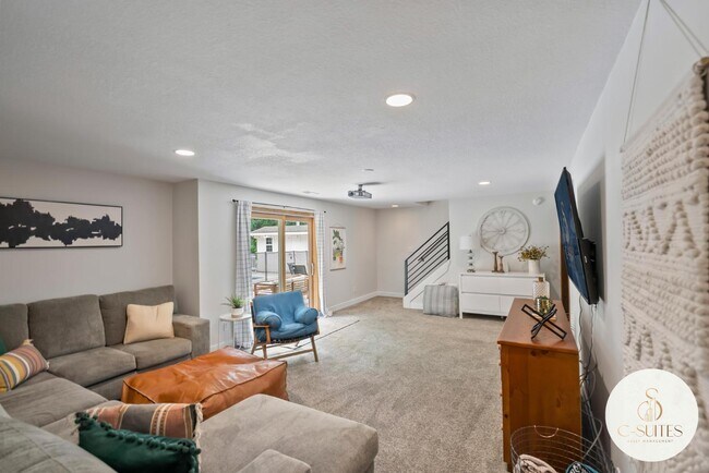 Building Photo - 1709 NW 33rd Pl