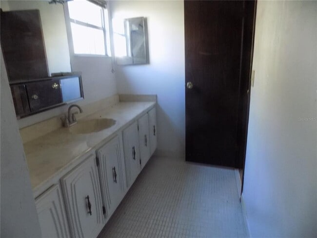 Building Photo - 613 SW 75th St