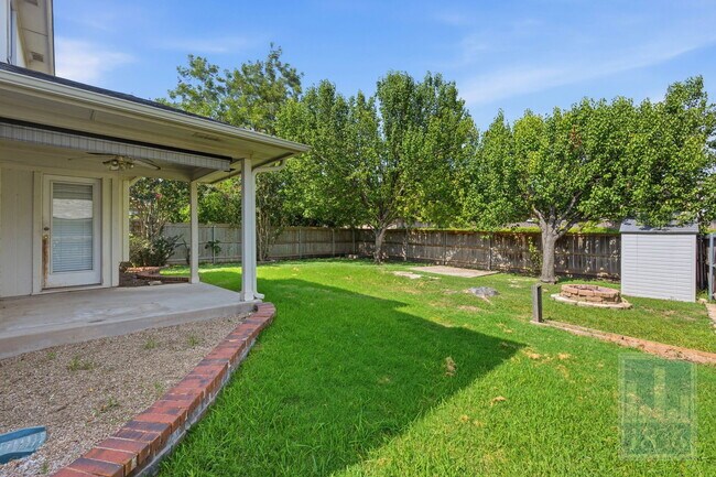 Building Photo - 1506 Fort LLoyd Pl