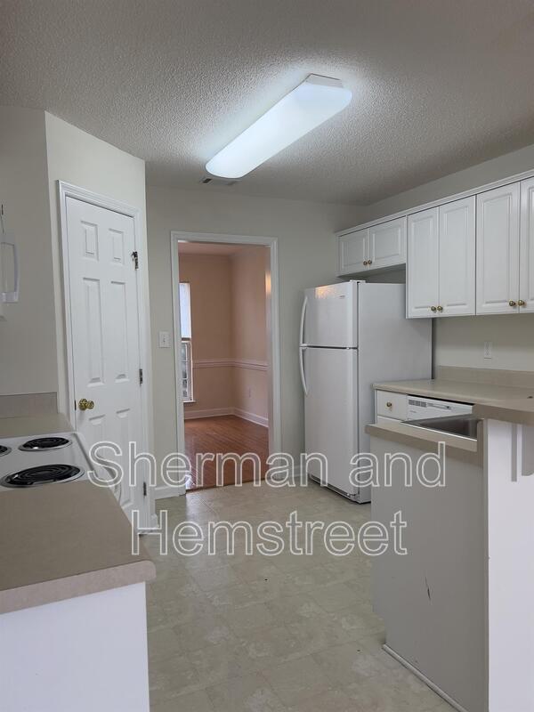 Building Photo - 3404 Thames Pl