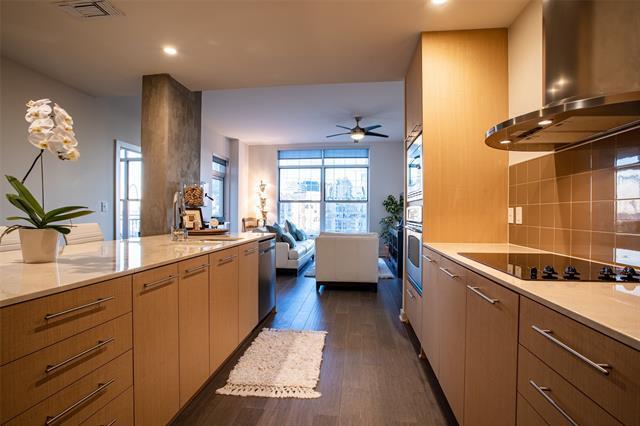 Building Photo - 2323 N Houston St