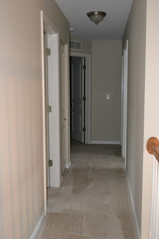 Building Photo - 2990 Peachtree Cir