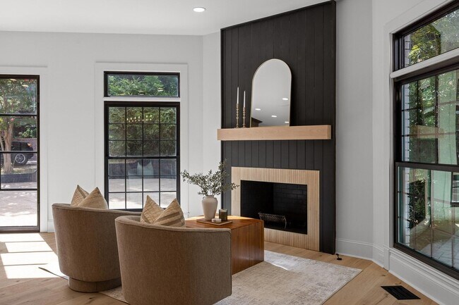 Building Photo - 1103 Centennial Dr