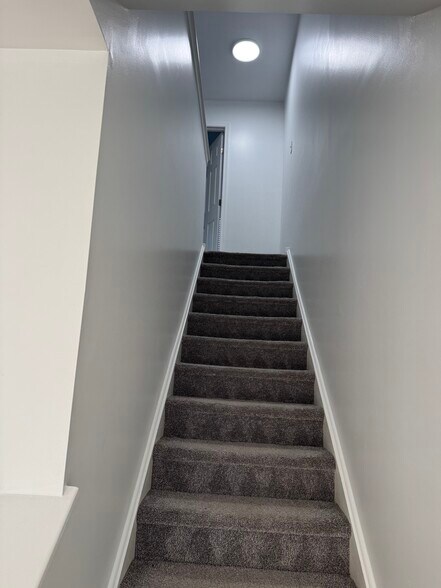 Stairs - 517 Aidone Dr