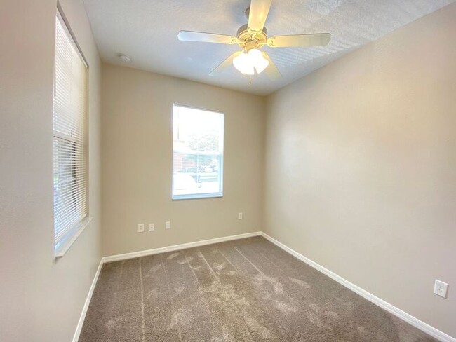 Building Photo - 2715 Andros Ln