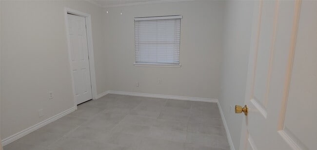 Building Photo - 1930 Pepperwood Ln