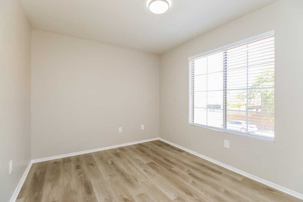 Building Photo - 773 E Kesler Ln