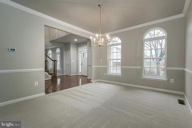 Building Photo - 564 Woodruff Ln