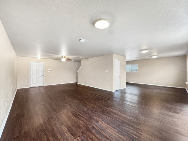 Building Photo - 8211 Heights Valley