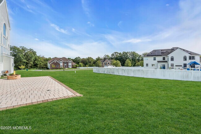 Building Photo - 6 Bane Ln