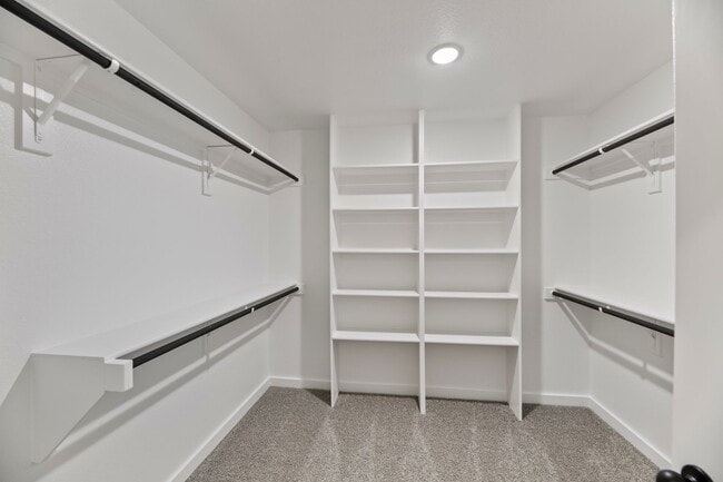 Building Photo - AVAILABLE NOW! 3 BEDROOM TRIPLEX LOT LOCATED ON 1-ACRE LOT IN MIDLOTHIAN, TX!