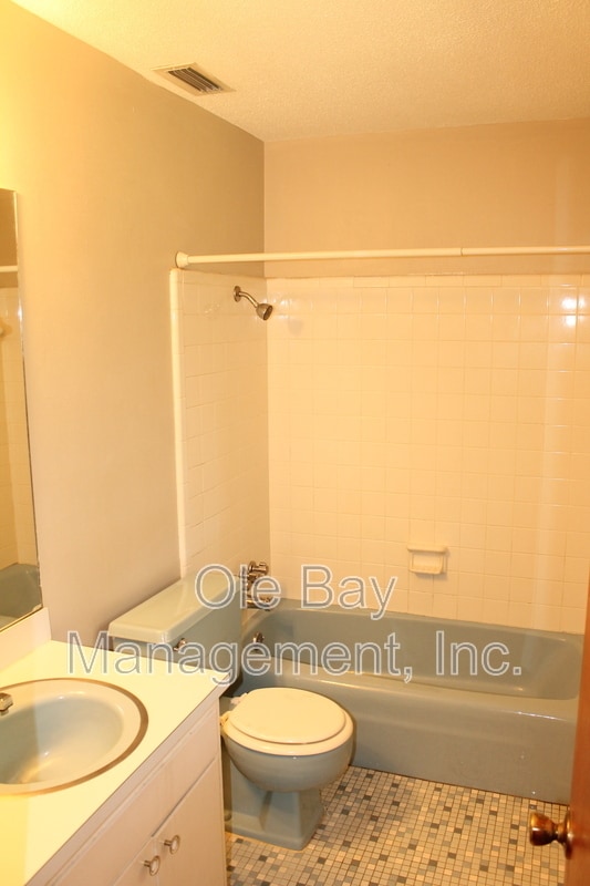 Building Photo - 5470 Barbara Dr