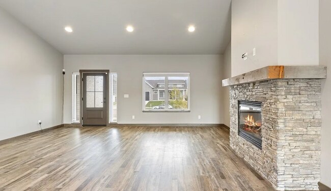 Building Photo - 3 Bedroom 2 Bath in Livingston!