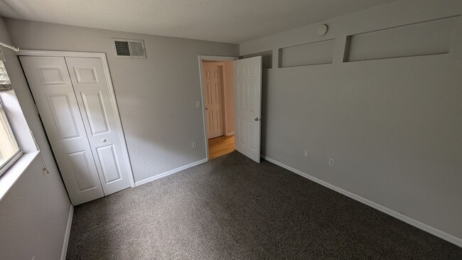 Building Photo - Downtown Orlando (Delaney Park/Lake Davis)