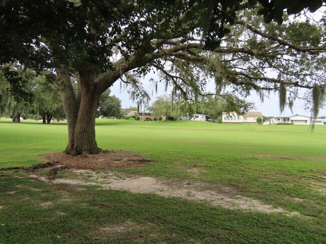 Building Photo - Golf Course Views in The Villages