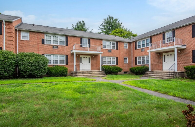 Building Photo - 9 Grandview Dr