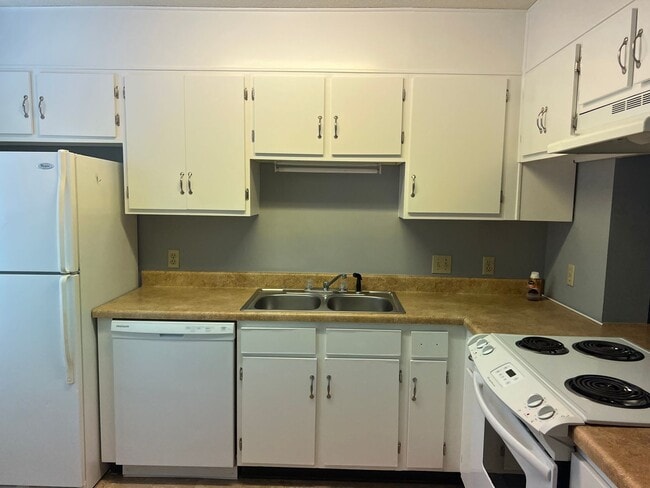 Building Photo - 108 Ridgeway Dr