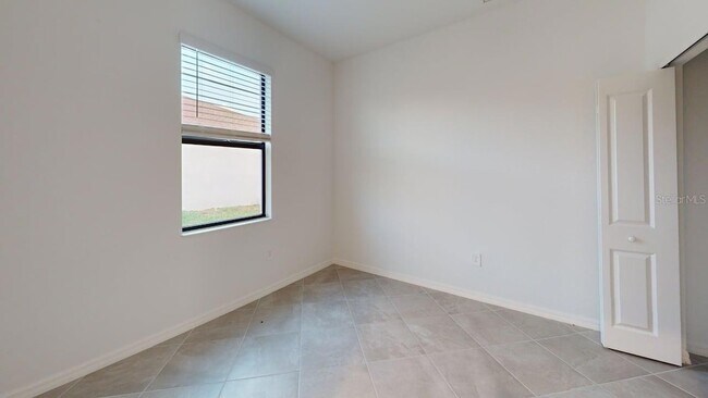 Building Photo - 1548 Saddlewood Cir