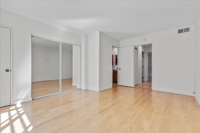 Building Photo - Three bedroom Carmel Home near ocean - Early May