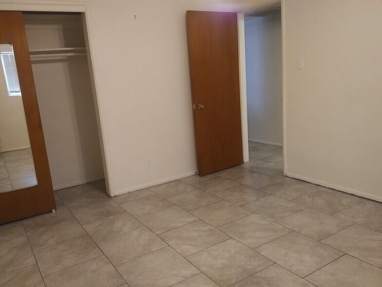 Master Bedroom - 832 W 16th St