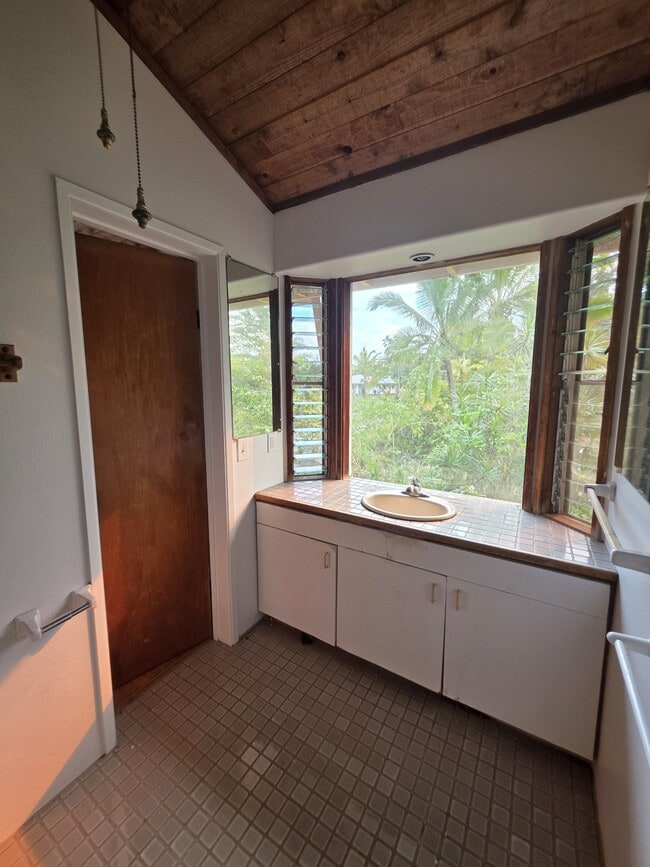 Building Photo - 15-1794-1794 1st Ave