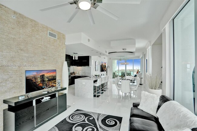 Building Photo - 900 Biscayne Blvd
