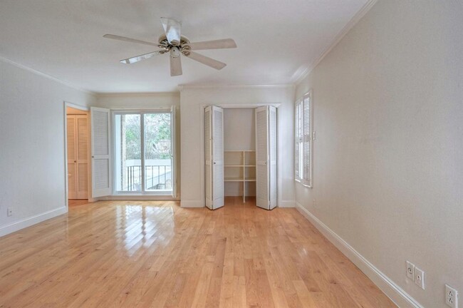 Building Photo - 5407 John Dreaper Dr
