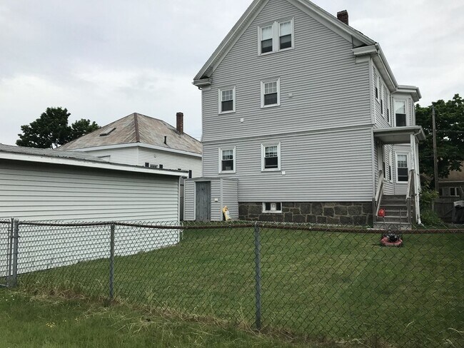Building Photo - 10 Ethel Ave