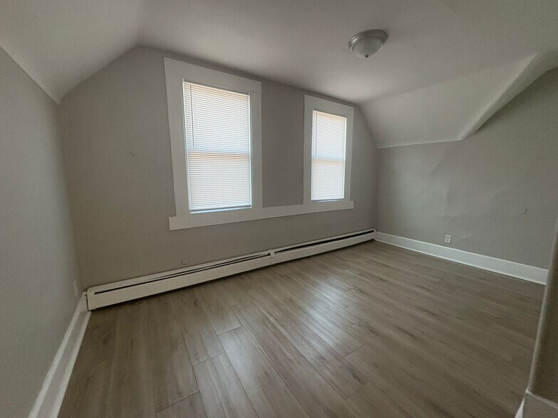 Building Photo - 254 Winthrop Ave