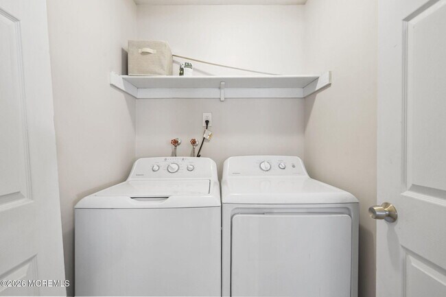 Building Photo - 28 Milford Ave